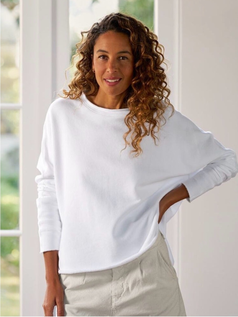 Frank & Eileen “Anna” Long Sleeve Capelet Pullover – White (Size L)